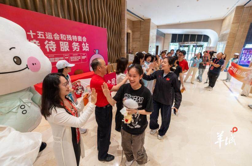 蹦床项目赛, 广州的祝福, 酒店的服务